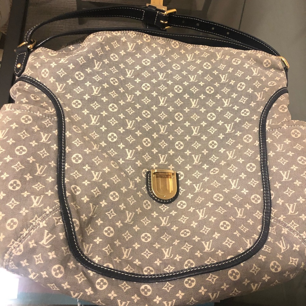 Shoulder bag